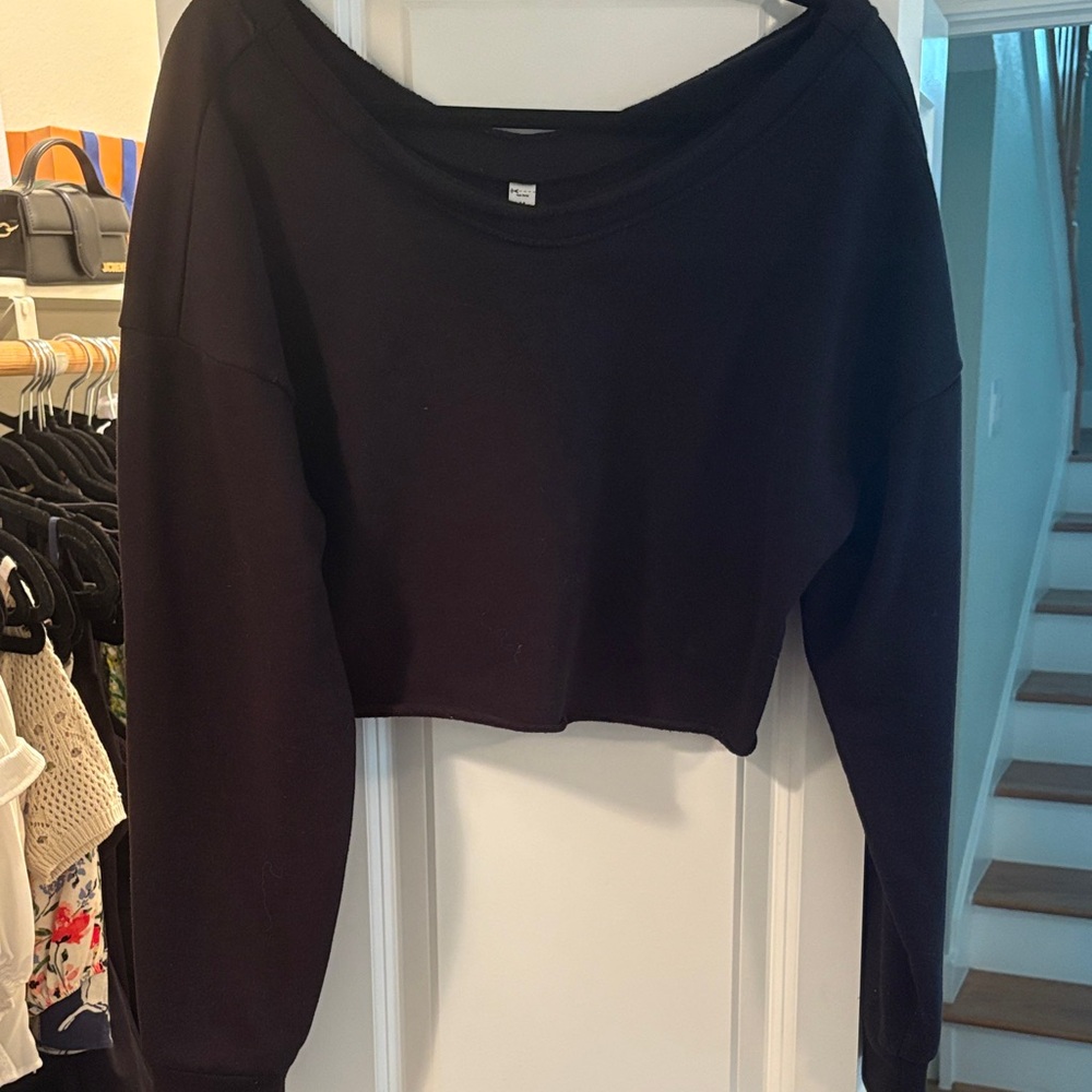 ALO Cropped Black Crewneck Sweatshirt